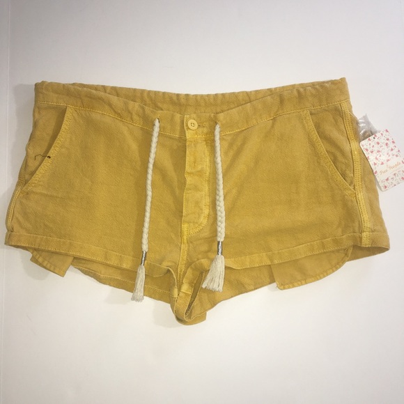 ✨SOLD✨ NWT Free People Beach Please Linen Shorts - Picture 2 of 3